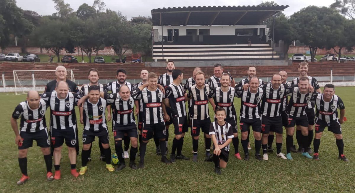 BotafogoTM's tweet photo. 🔥Três de Maio/RS: O Botafogo venceu em casa, no Estrelão, o Palmeiras de Esquina Thomas - São Martinho/RS por 2 a 0, gols de Costinha e Léo Dahlem, e com direito a defesa de pênalti do goleiro alvinegro Joce. ⚫️⚪️#pretoebranco https://t.co/qx45fXTz6y