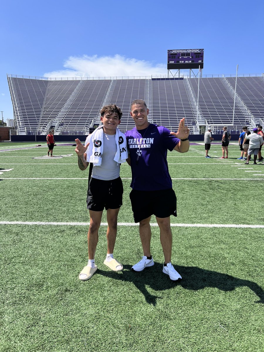 Had a amazing time at the @TarletonFB camp and thanks to @BB33fromE for teaching me new things!!! @gwildcatfball