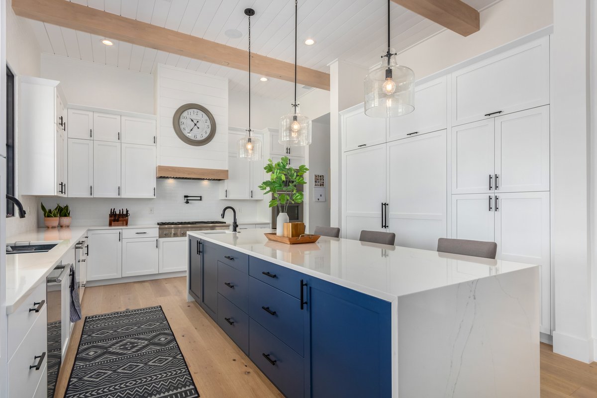 Beautiful kitchen cabinets in Cave Creek! Need a kitchen remodel? <a href="/europa/">Europa.com</a> is a great #framelesscabinet choice. #kitchendesign #Scottsdale #designideas #kitchenremodeler #remodelernearme