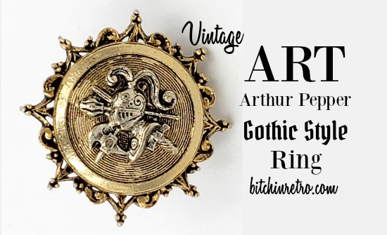 A #knights helmet with a pony tail popping thru?

(Okay, some may see a plume but we love the pony tail image...)

With all of the #gothic #medieval flair you can handle, this #ArthurPepper #vintage #ring has it going on and then some.

#bitchinretro #wow

bitchinretro.com/products/art-a…