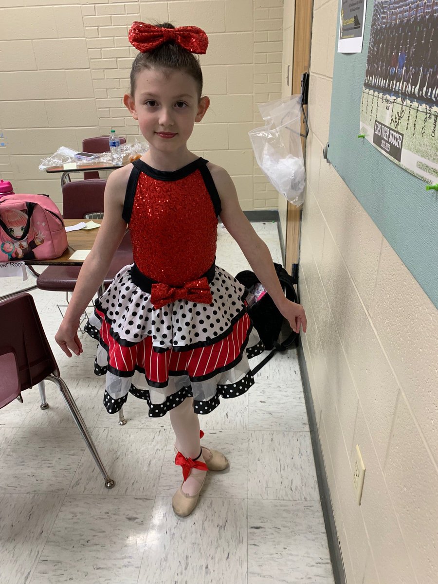 John_Bloomer's tweet photo. Night number 2 of @balletnorth Spring Festival of Dance. Molly rocked it last night, I’m sure she will do the same tonight. (@ Excelsior Springs High School in Excelsior Springs, MO) https://t.co/DkdbCuWImi https://t.co/sWTvvkpB7R