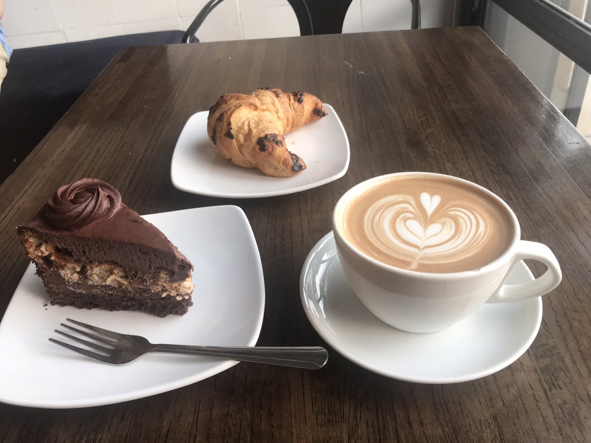 13LittleBit40's tweet photo. My Little Nook In Royal Oak. #DessertOasis #PureMichigan https://t.co/Ls48rzrxWR