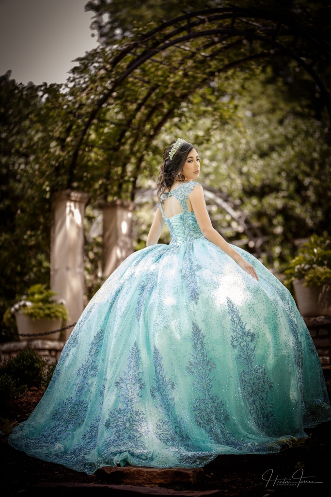 ht_photography's tweet photo. Planning a Quinceañera? Capture every special moment with Hector Torres Photography! 📸 Call us at 972-310-3602 or visit our website at https://t.co/AgGTJ4cPRF to schedule an appointment. #Quinceañera #quincenera #quinceanos #HectorTorresPhotography #quinceaneraphotographer https://t.co/ol5ESItKMC