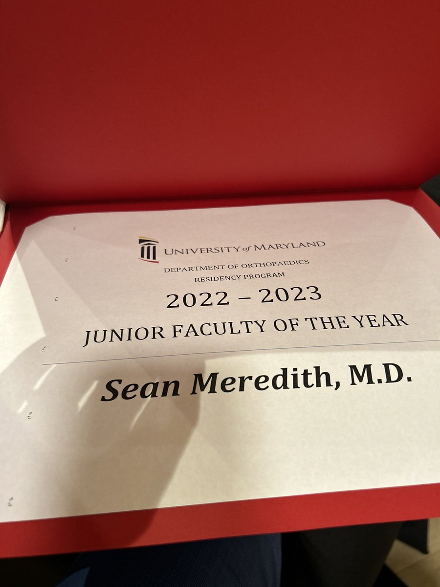 Congrats to our graduating chief resident <a href="/UMMC/">University of Maryland Medical Center</a> <a href="/UMmedschool/">University of Maryland School of Medicine</a> <a href="/umms/">University of Maryland Medical System</a> Thanks for the award! Proud to have helped train the next generation #orthotwitter