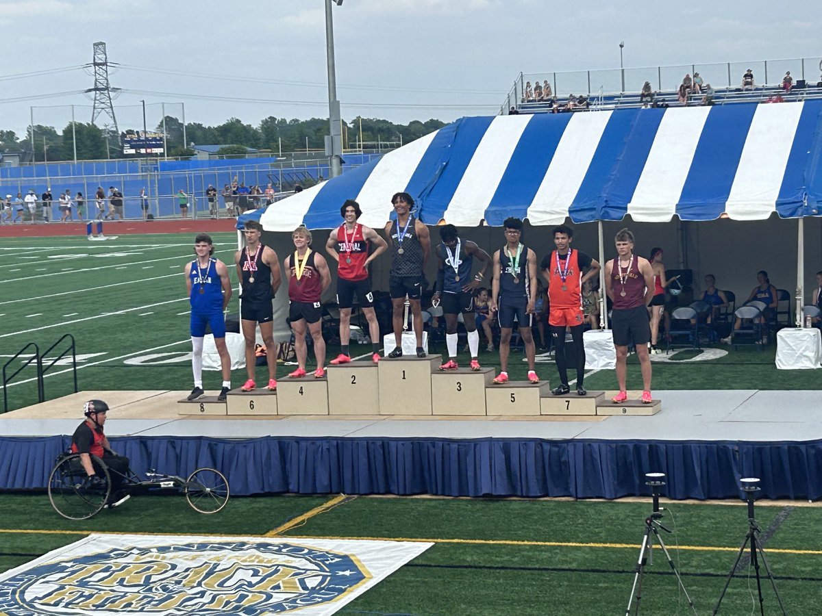 🚨New School Record🚨 Brayden Brakke runs 10.87 in the State Finals to set a new school record. Finishes in 9th. Outstanding way to end a career for this young man!
