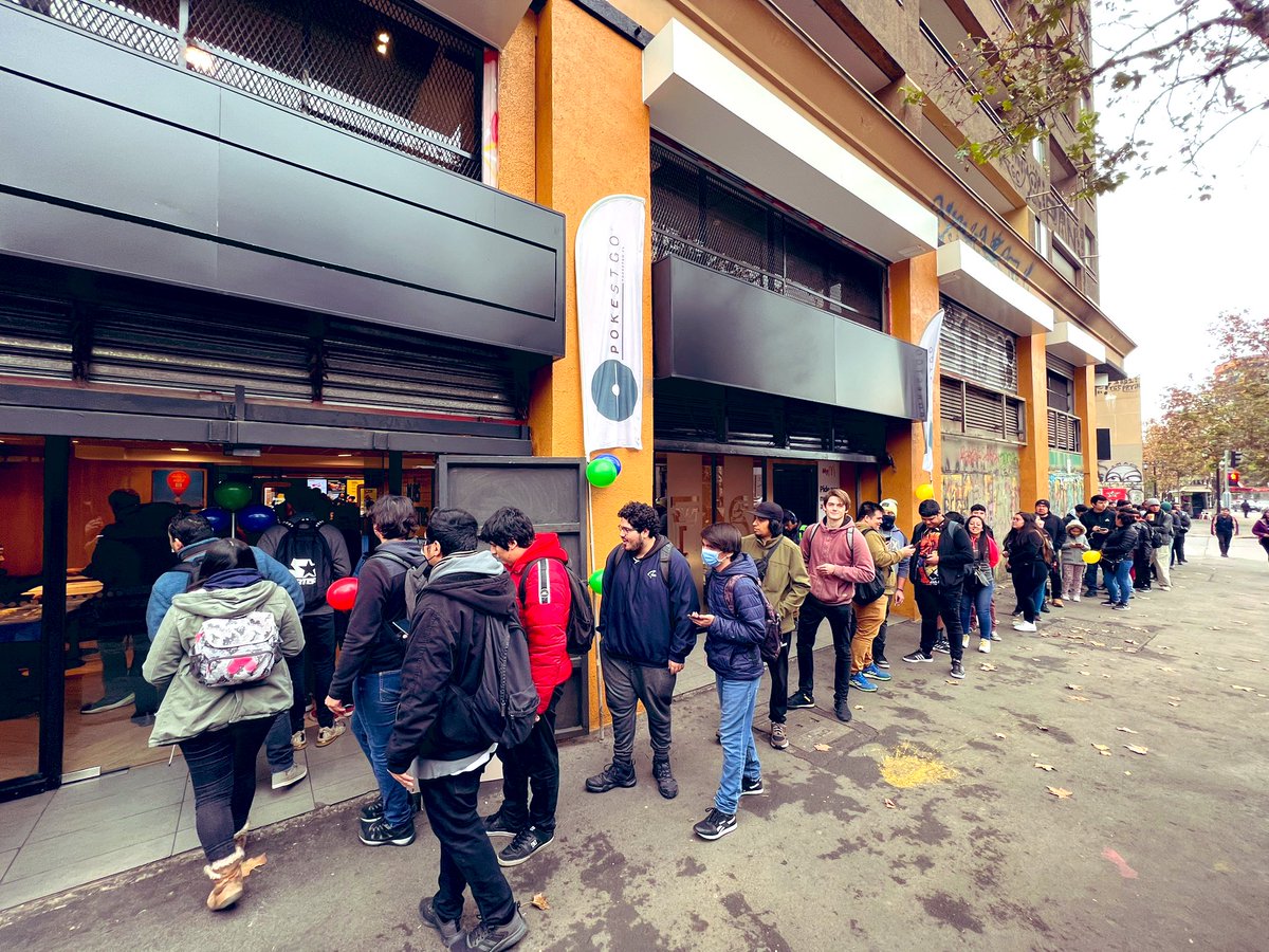 pokestgo's tweet photo. Hoy tuvimos un Meetup increíble en @McDonalds_Cl. Disfrutamos de una deliciosa sorpresa, códigos promocionales  y aprovechamos de realizar Incursiones de Articuno Oscuro. 

¡La mejor previa del #PokemonGOCommunityDay!  #PokemonGO https://t.co/Ct7wwCbRQo