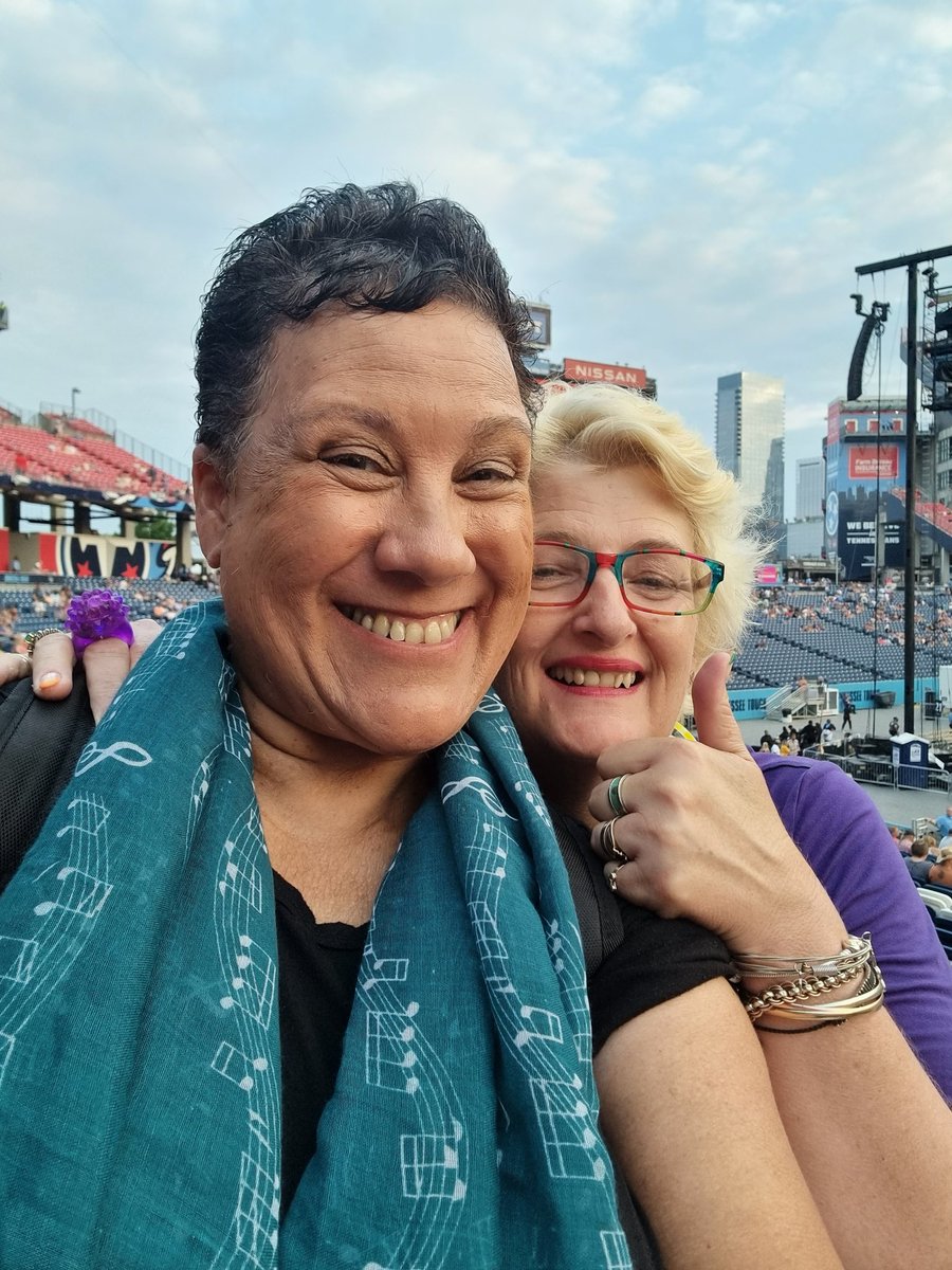 Robyn Forester tweet media