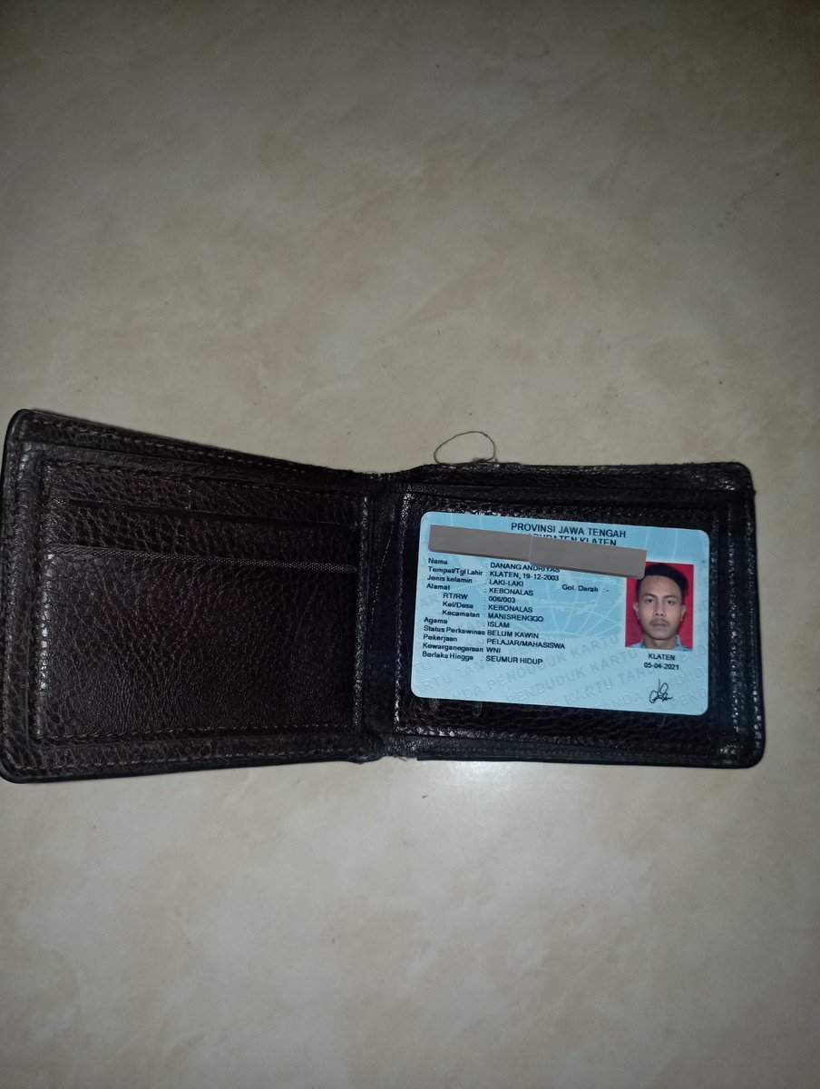 Sanz (@snuwbw) on Twitter photo Telah ditemukan dompet beserta isinya. Atas nama Danang Andriyas, alamat Kebonalas, Manisrenggo, Klaten. Bagi yang merasa kehilangan/kenal dengan orang tersebut silahkan DM.
Matur nuwun
<a href="/event_bcs/">Event BCS</a> <a href="/BCSxPSS_1976/">Brigata Curva Sud</a> <a href="/UltrasPSS_1976/">Ultras PSS</a> Telah ditemukan dompet beserta isinya. Atas nama Danang Andriyas, alamat Kebonalas, Manisrenggo, Klaten. Bagi yang merasa kehilangan/kenal dengan orang tersebut silahkan DM.
Matur nuwun
<a href="/event_bcs/">Event BCS</a> <a href="/BCSxPSS_1976/">Brigata Curva Sud</a> <a href="/UltrasPSS_1976/">Ultras PSS</a>
