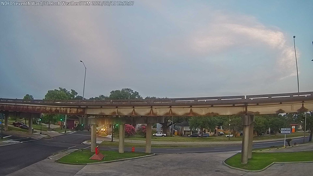 NOFD Engine 27 - Seventh Ward/St.Roch at sunset and it's 84.5 F.