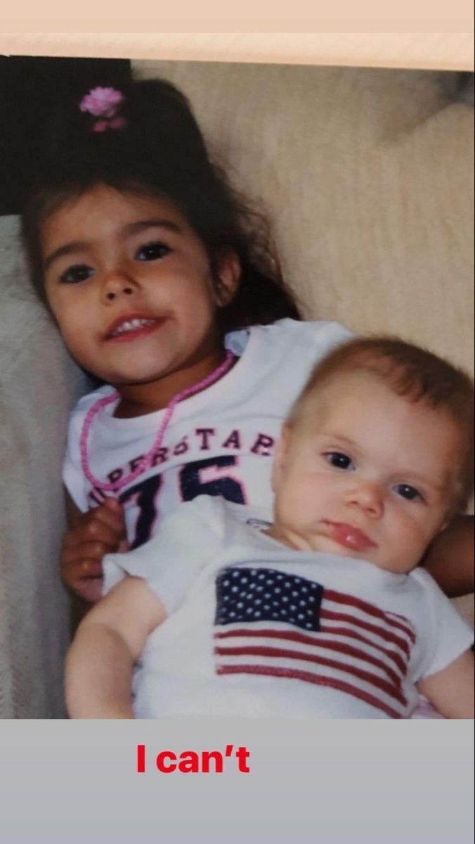artskyler's tweet photo. casi no puedo creerlo. has crecido tanto, y tan rápido. y ahora te veo casándote y formando tu familia, tan hermosa. tu felicidad es la mía, siempre lo será. te amo para siempre, hermanito. https://t.co/pxAp0LxDeY