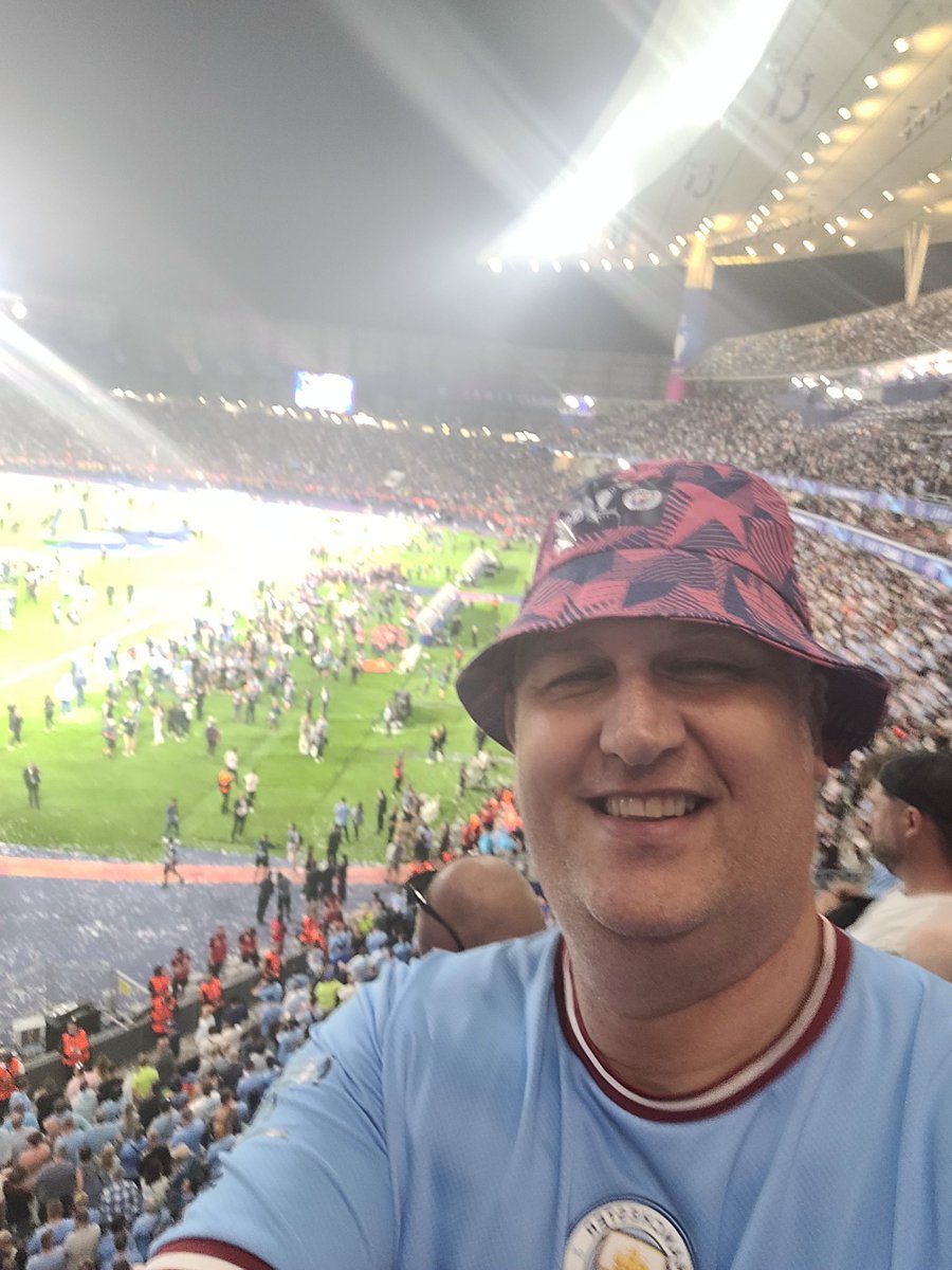 BlueTony27's tweet photo. @AdelesBells Yes just got back into Istanbul stoll smiling https://t.co/MZWZ4NSCkO