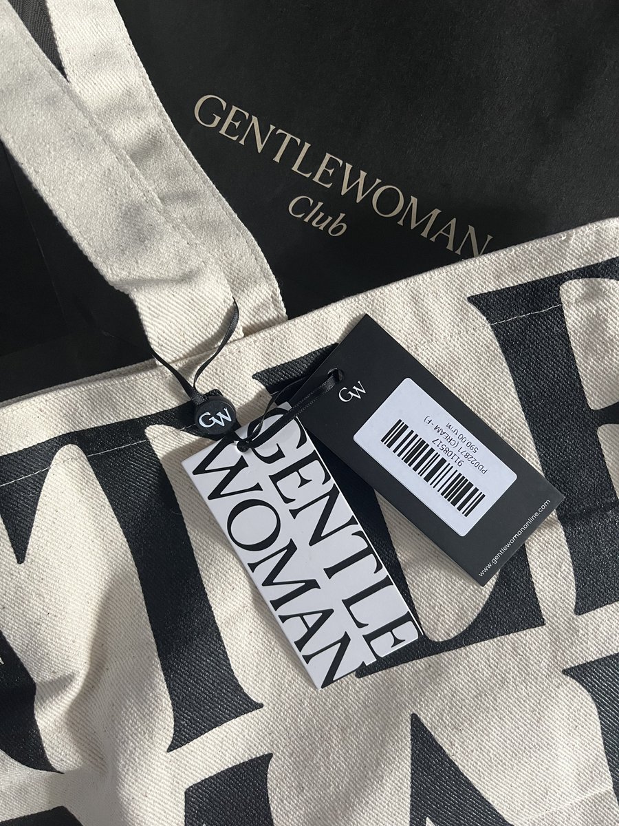 lucskywwalker's tweet photo. HOW TO USE YOUR PROFITS:
Spoil your wife!
Buy a bag for your wife all the way from THAILAND!
#GentleWoman #husbandtips 😆
#BingX https://t.co/y9dT4RSIlO