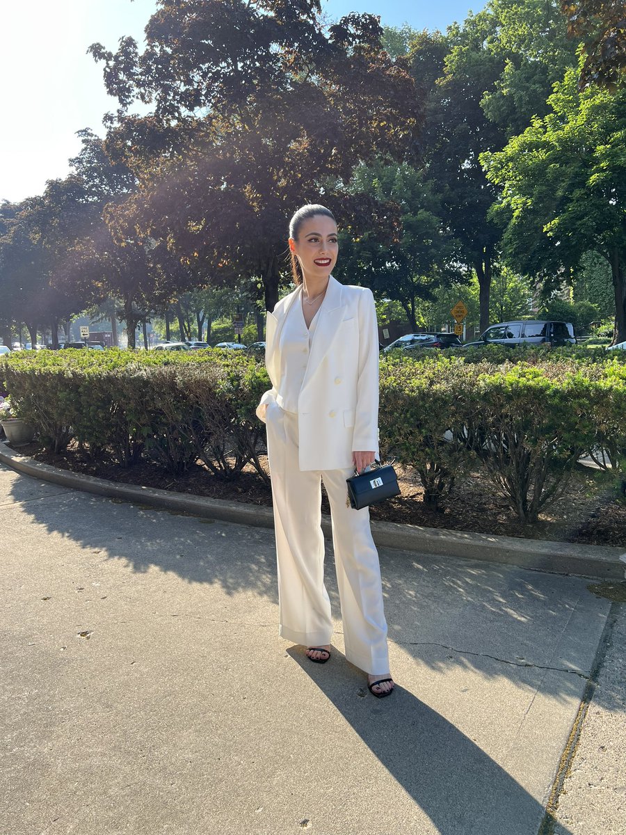 vivagoar23's tweet photo. Residency Graduation but make it fashion 🤭 https://t.co/0b8yL68oxz
