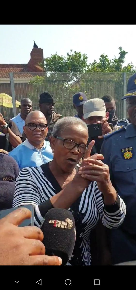 <a href="/Boity/">Boity Thulo</a> Ten past 4