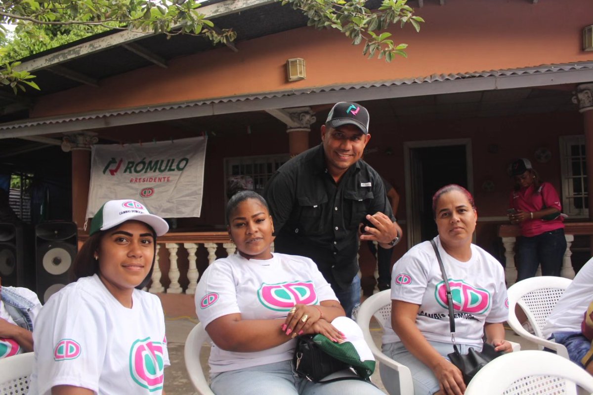 Danieldannymore's tweet photo. Hoy sábado, estuvimos acompañó de nuestro candidato a presidente Romulo Roux, compartiendo con los líderes de San Miguelito.

@romuloroux
@nerysleonel
@Anagrosas
#lobuenovuelve
#romuloroux
#lobueno
#sanmiguelito https://t.co/ZA5DROJhAm