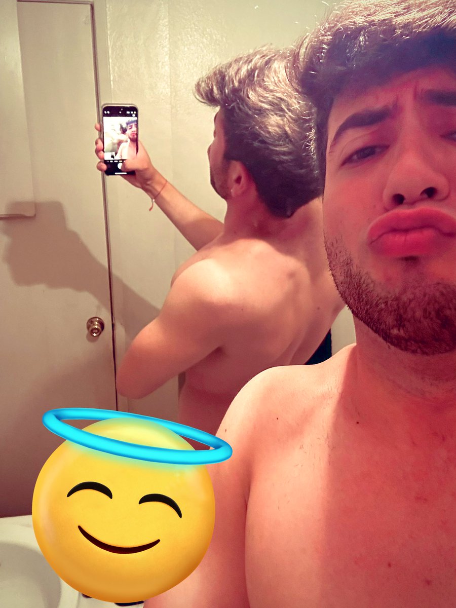 AlexG9514's tweet photo. Ahí vamos poco a poco 🔥🔥🔥

#man 
#mexican
#boy
#baño https://t.co/e2cct34rS4
