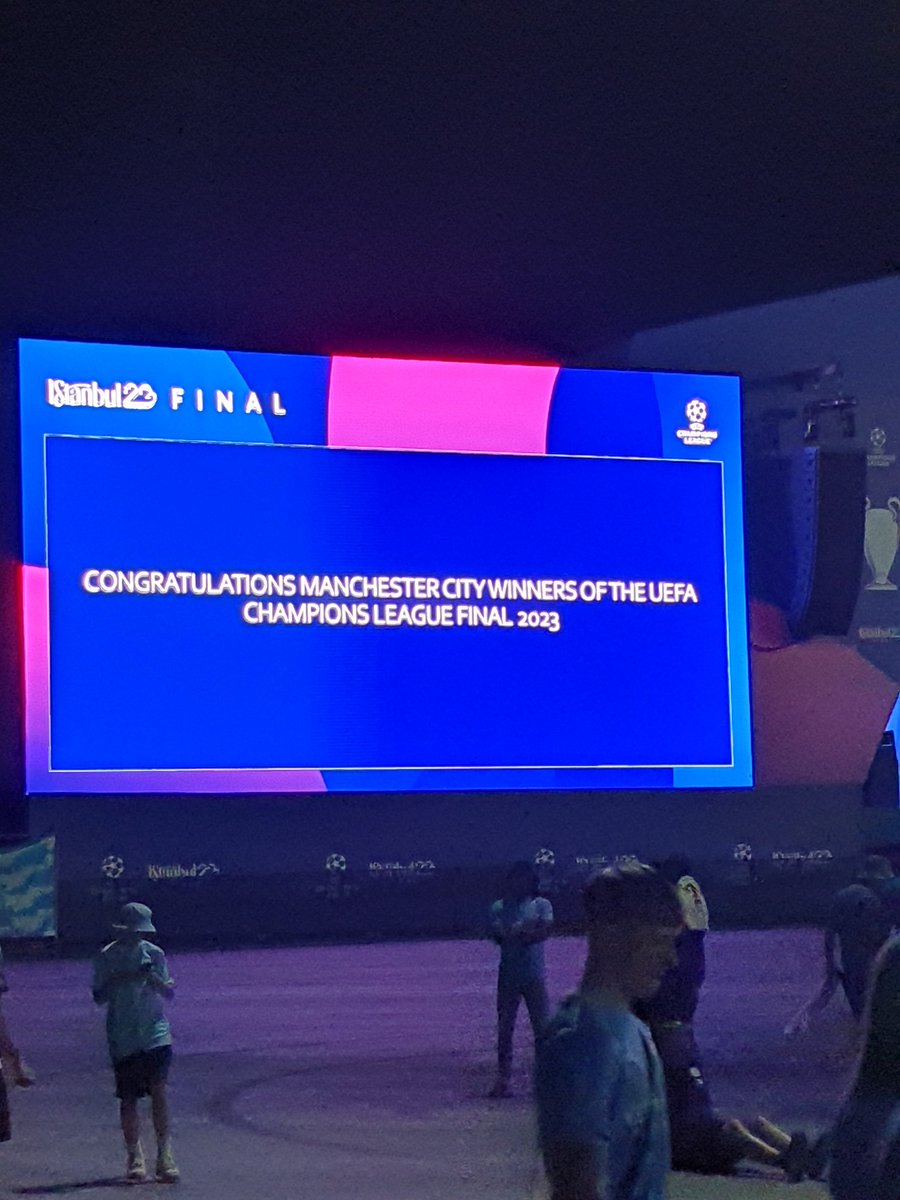 NCraig97's tweet photo. Best Night ever! 💙💙🏆
@ManCity 
#UCLFinal2023 #ChampionsLeagueFinal #TrebleWinners https://t.co/Y4LFl4EaGC