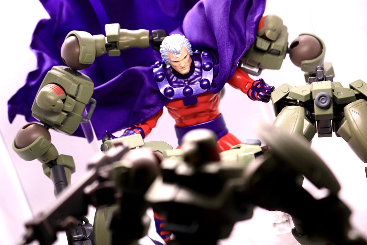 Do you know who I am?!
#magneto #mafex #medicomtoys 
#xmen