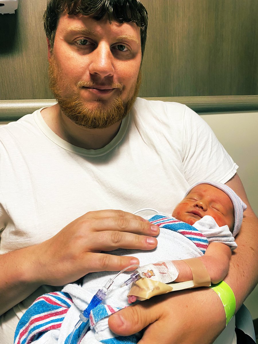 gigawatts24's tweet image. My baby boy!! #secondson #newbaby #Love #dad #FatherandSon