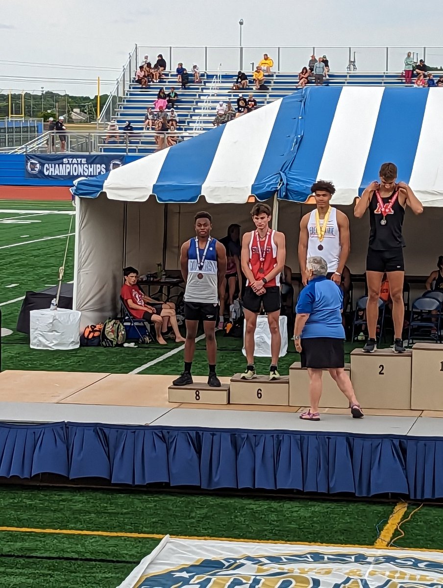mr_schank's tweet photo. State Day 2

Lily finishes an incredible career in jumps by placing 14th (but go check the hurdle result!)

Avery jumps into finals to place 8th. This sophomore was the only underclassmen in the field and stepped up big! Cannot wait to see what else he can develop!

@TrackTownMN https://t.co/9buQnzanJc