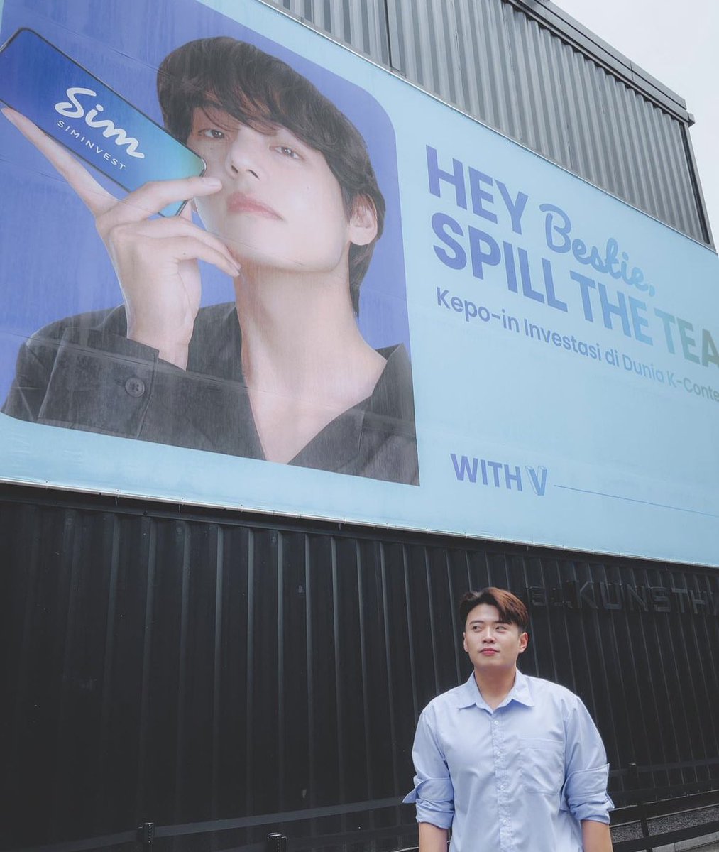 kthvnews's tweet photo. According to Jang Hansol’s Instagram Storys &amp; Posts, he will be the MC for Taehyung’s Fanmeeting today.

He was previously also the MC of BTS' Tokopedia Events. https://t.co/DEko554Ybg
