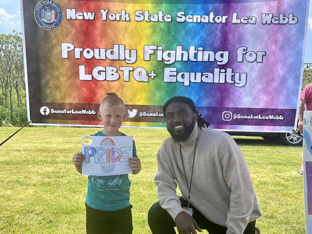 SenatorLeaWebb's tweet photo. Happy #Pride Month! 🏳️‍🌈 🏳️‍⚧️ My team had an amazing time at Binghamton Pride Palooza. I was proud to recognize the Binghamton Pride Coalition with an official proclamation from @NYSenate for their hard work and dedication to organizing #LGBTQ+ celebrations in our area. https://t.co/sm6MKQecIB