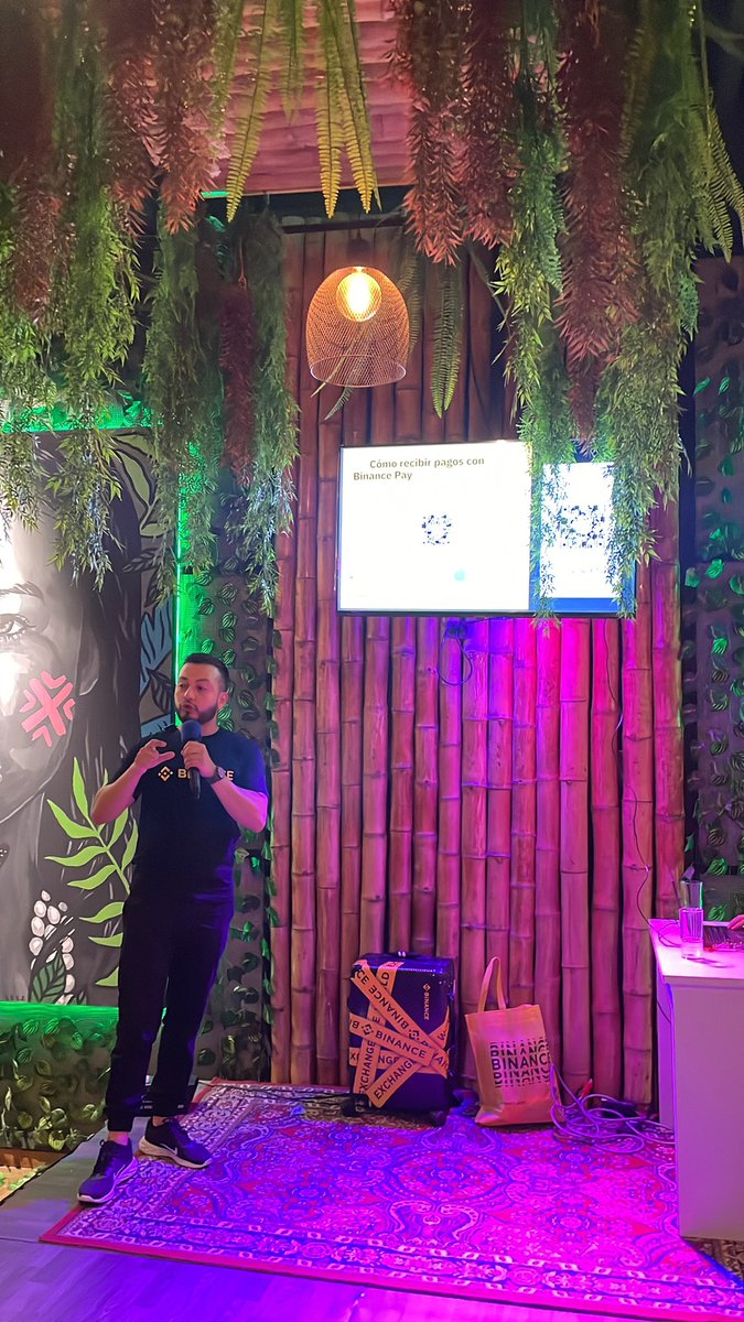 domingomunoz's tweet photo. Binance Pay a cualquier otro usuario de binance  #BinanceMeetupLima https://t.co/1UYgdTGupi