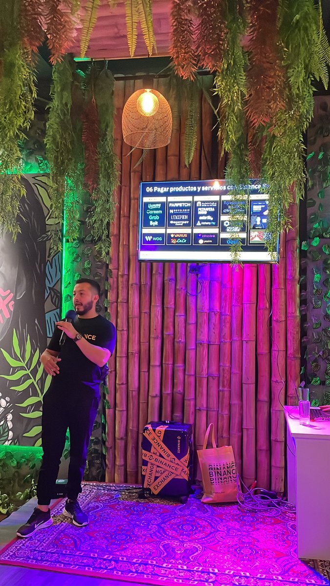domingomunoz's tweet photo. Pagar servicios por binance Pat #BinanceMeetupLima https://t.co/FK8Zy91Aif