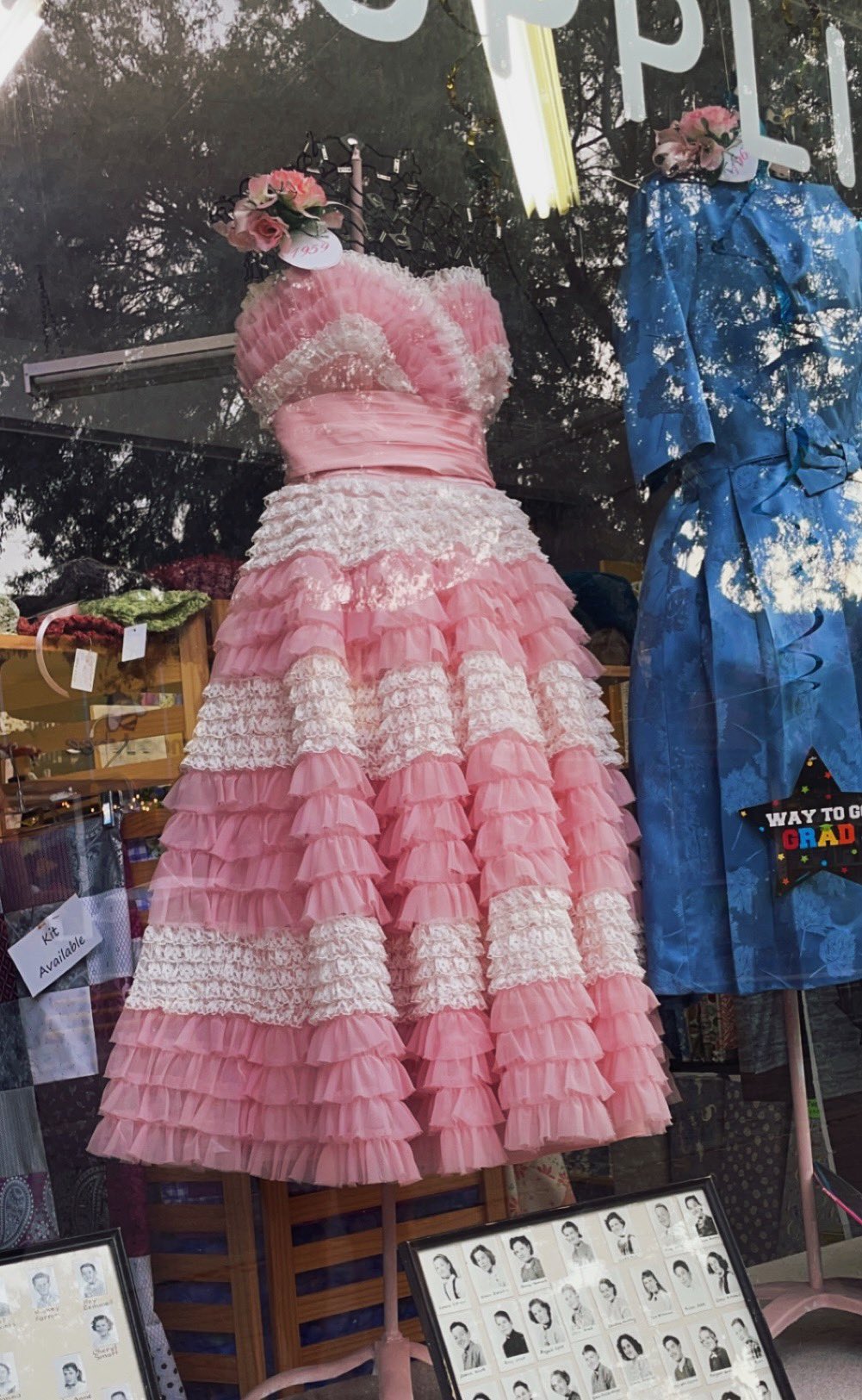 Marzi🦋 on Twitter: &amp;quot;Busy thinking about this 1950’s prom dress https ...