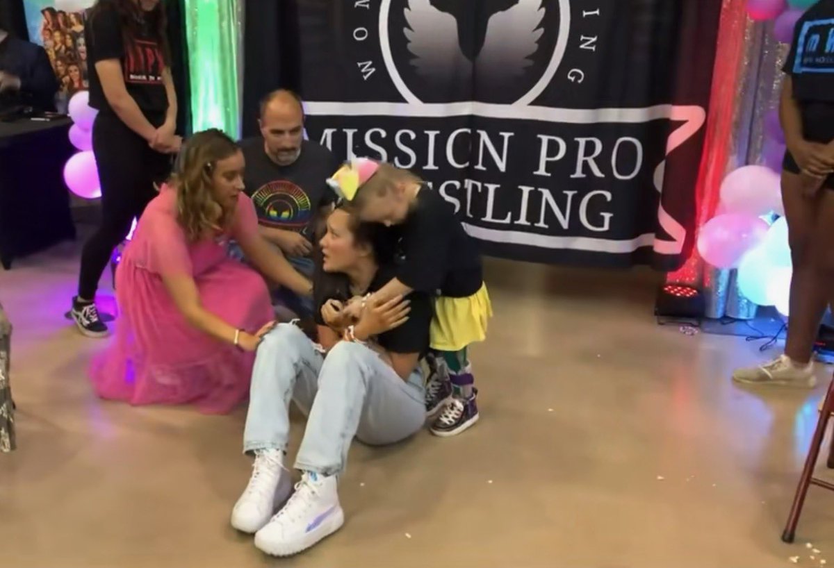ItsIzzyMania's tweet photo. Tonight was a dream come true and turned into a nightmare when @JazminAllure attacked me!!!

JAZMIN….All I was trying to do was to tell you that I was proud of you and try to be your friend. 

August 12th I’ll see you at @MissionProWres in the ring for my debut match! #BYBF https://t.co/kpT6jYTNUX