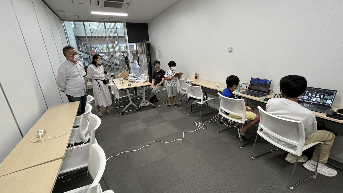 Tebasaki_lab's tweet image. CoderDojo香椎、始まりました!
いつものメンバー。テラリア、マイクラ、ウディタ、マイクロビットなどやってます。
自分はFlutterでスマホアプリ作ってます💪
#CoderDojo
#CoderDojoJapan
#CoderDojo香椎