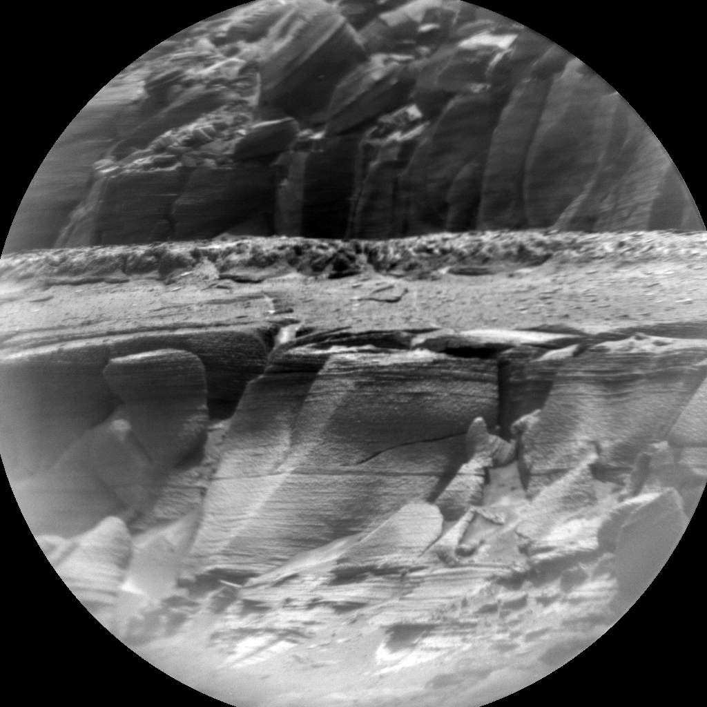 MarsMissionImgs's tweet photo. #CuriosityRover image taken on #Sol3563 at 12:14:27.379 PM with #ChemCam #Mars #NASA #Space https://t.co/62nRrKiy5M