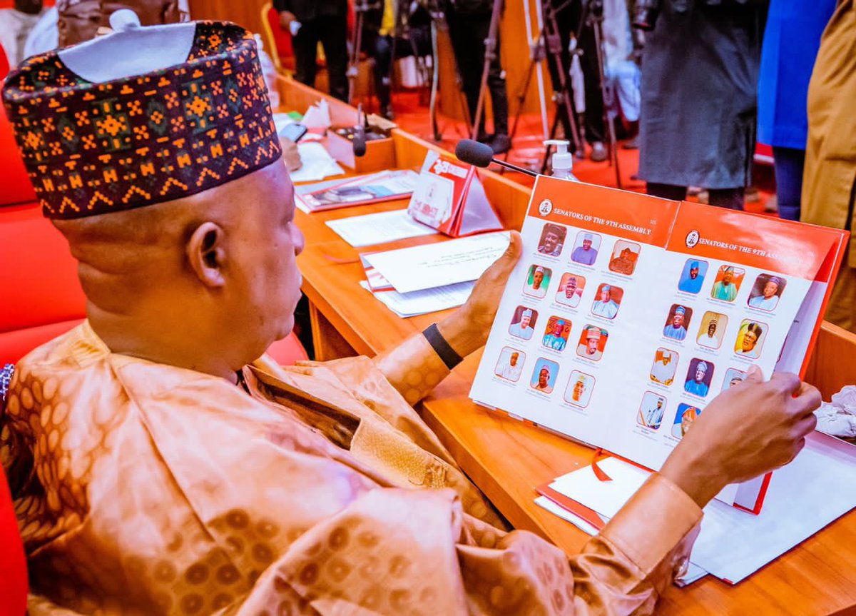 idrisicoker's tweet photo. My leader, Mr Vice President, Sen. @officialSKSM presence at the Valedictory Session of the 9th National Assembly where he served as Senator (Borno Central), and Chairman, Senate Committee on Interior.
#senate #politics #leadership #trasition #governance https://t.co/aY0IQDZIi1