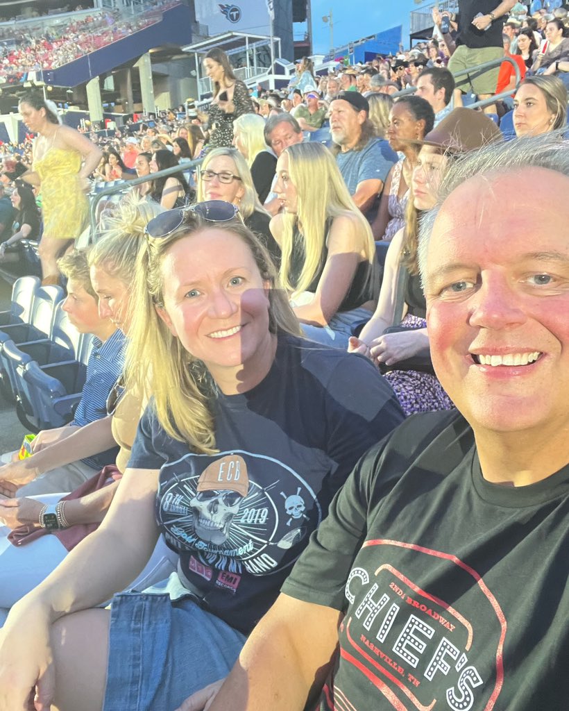 jbloemker's tweet photo. @Chevrolet  #chevycma enjoying the @cmafest in section 125 row M https://t.co/pRhCEgudGR