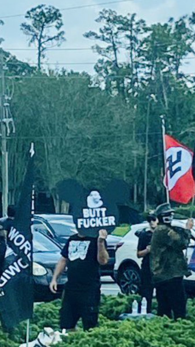 lilassdummy's tweet photo. I’m sorry the Mickey Mouse “Butt fucker” sign is hilarious https://t.co/gItG8t8PXQ