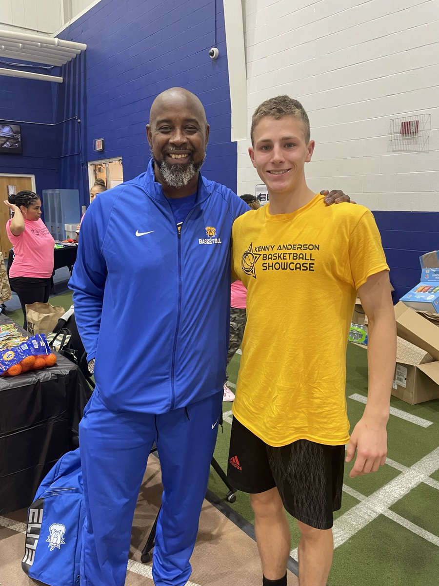 AidanCopeland21's tweet photo. I had a blast today at the Kenny Anderson Showcase! Huge thank you to @iancle1 @CoachNoelroman and @chibbs_1 for the opportunity to connect with coaches and athletes from around the world! Truly an experience I won’t forget and I learned a lot! https://t.co/7xDy7l6aFl