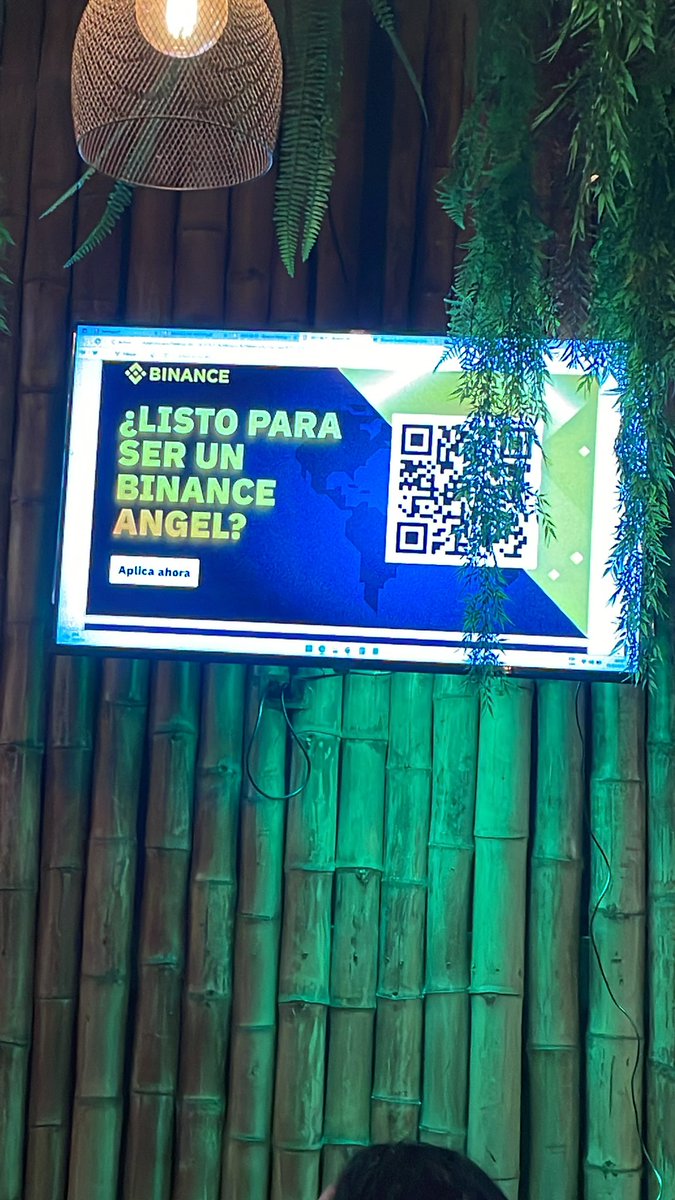 domingomunoz's tweet photo. Angel binance #BinanceMeetupLima https://t.co/IErdpfPQ83