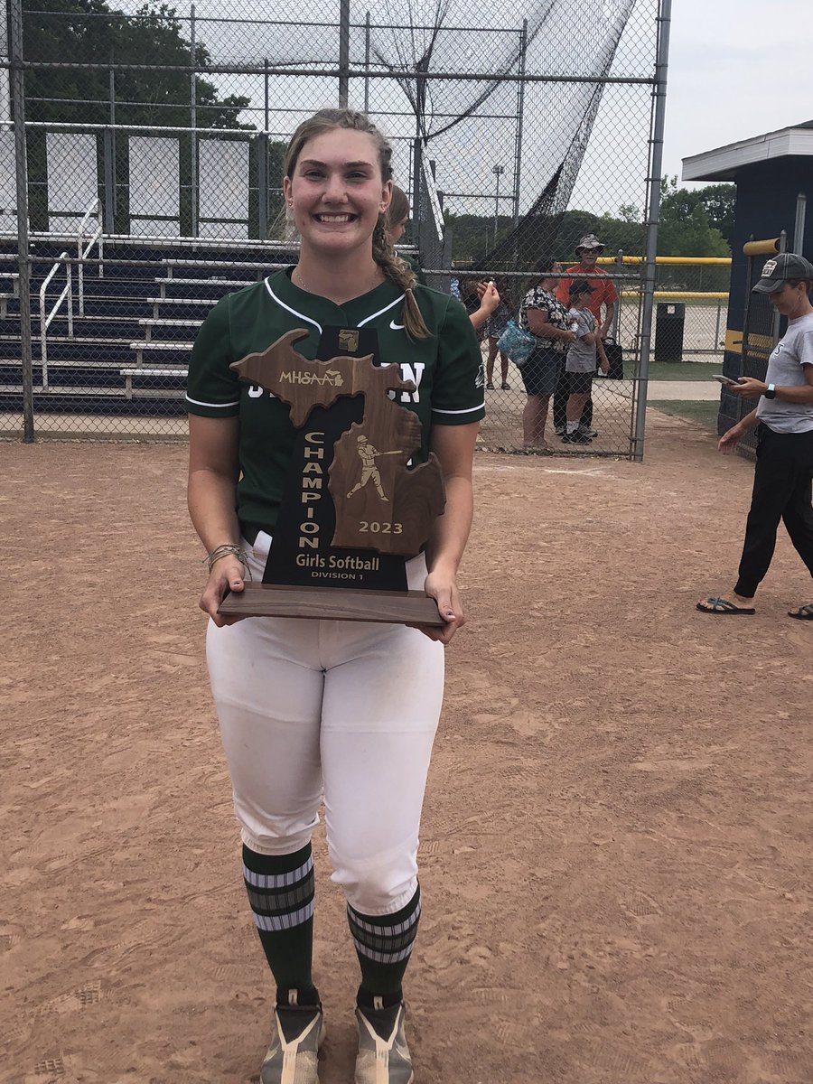 KKirklan's tweet image. Great Day to be a Jenison Wildcat🥎💕 Regional softball winners