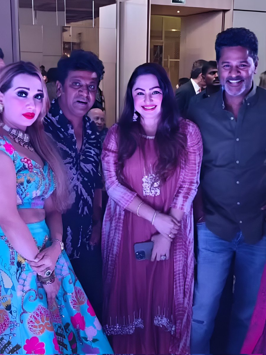 Snaps @NimmaShivanna @priyankauppi & @PDdancing radiated energy at #Abiva party last night.

#Shivanna #PriyankaUpendra #Prabhudeva #ShivarajKumar