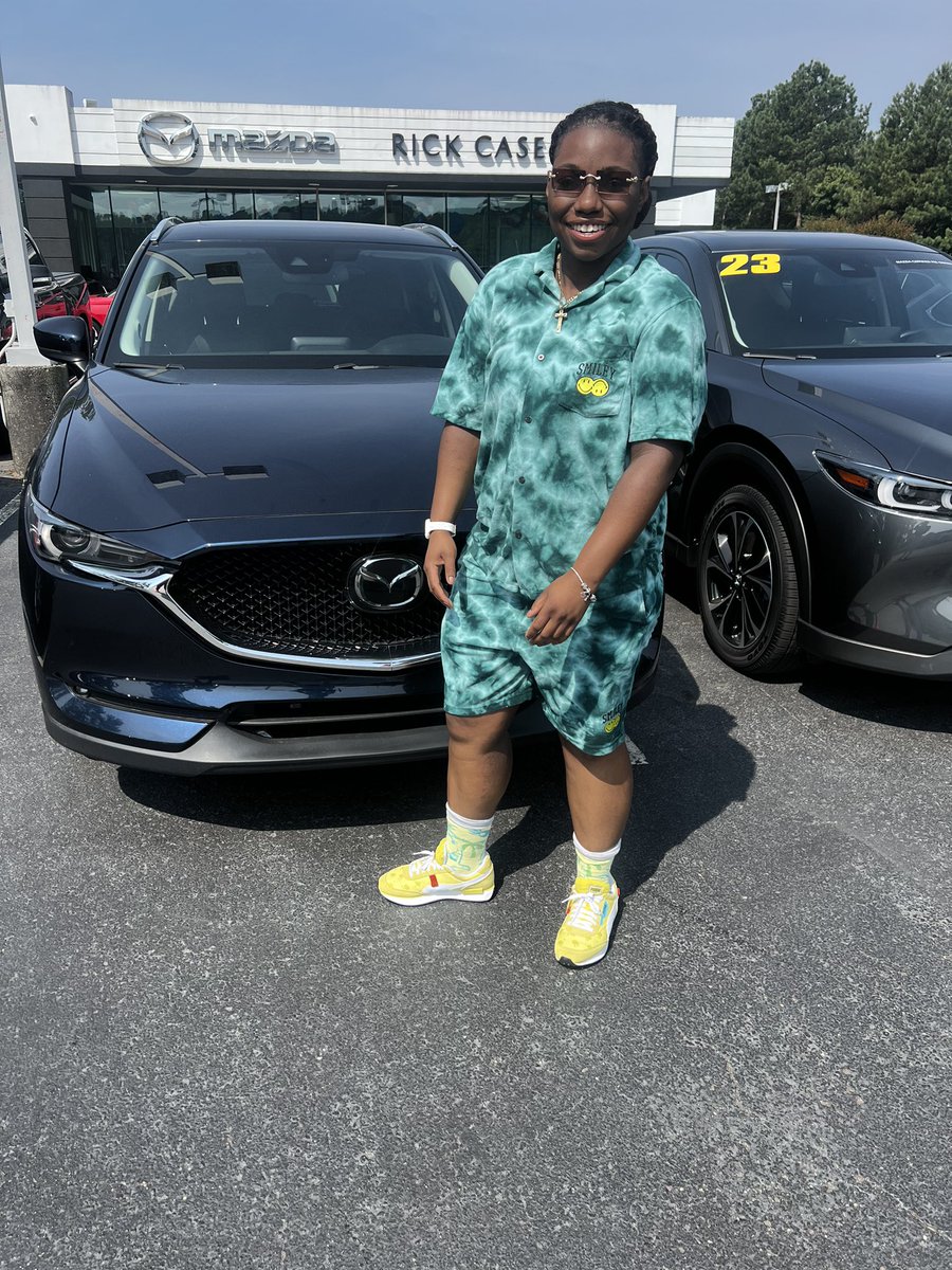 nygoddess4's tweet photo. It's officially signed and sealed I now own my first car as of today this is a goal I've been working hard to accomplish and I finally retired my title passenger Papa 💙🥹✨SUCH A BIG BLESSING https://t.co/giGnh1LJCW