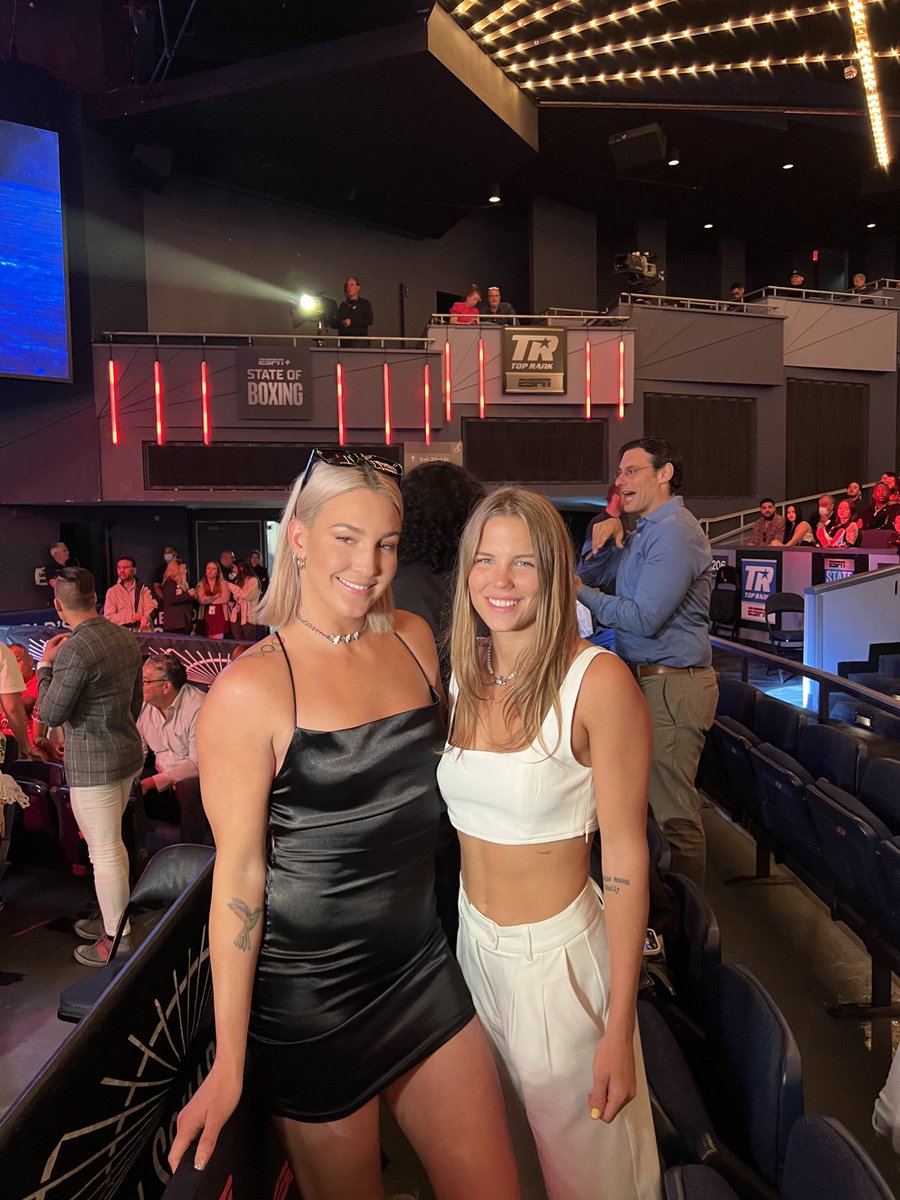 Ran into an Aussie <a href="/TaylahRobertso1/">Taylah Robertson</a> #TaylorLopez