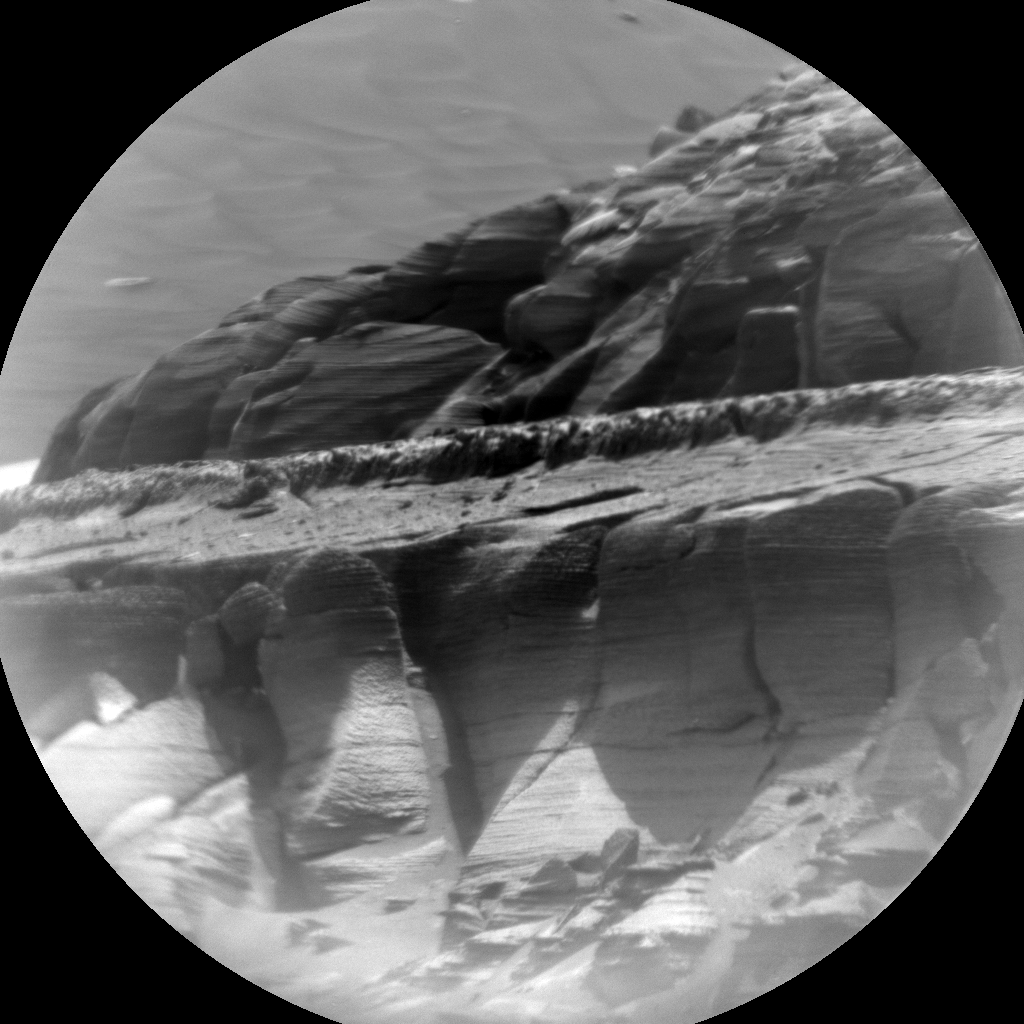 MarsMissionImgs's tweet photo. #CuriosityRover image taken on #Sol3563 at 12:18:49.184 PM with #ChemCam #Mars #NASA #Space https://t.co/A2T5SLgxkY