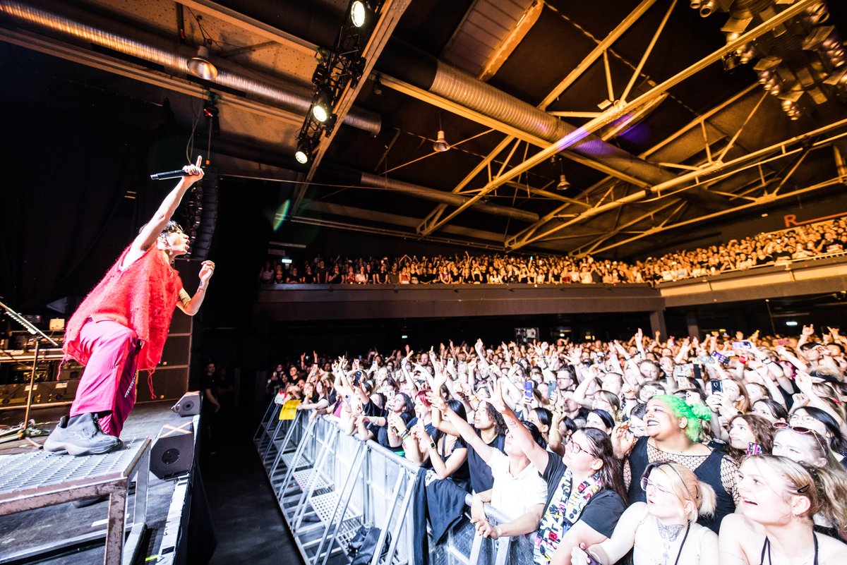 ONE OK ROCK_official tweet media