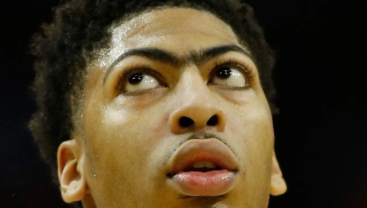 JJouble's tweet photo. @Rainmaker1973 how about unibrow? https://t.co/5Lf0DmKzgJ