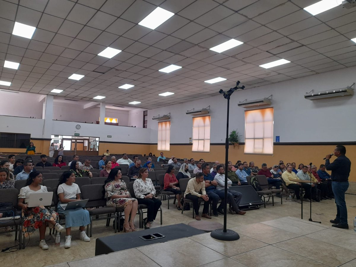 Atendí la invitación de los Pastores Eleazar Reyes Medina y Rodolfo Morely Alvarez, de la Primera Iglesia Apostólica de la Fe en Cristo Jesús, a participar en el "Taller de Gestión Gubernamental". Les agardezco la oportunidad de servir a la comunidad y su atento recibimiento.