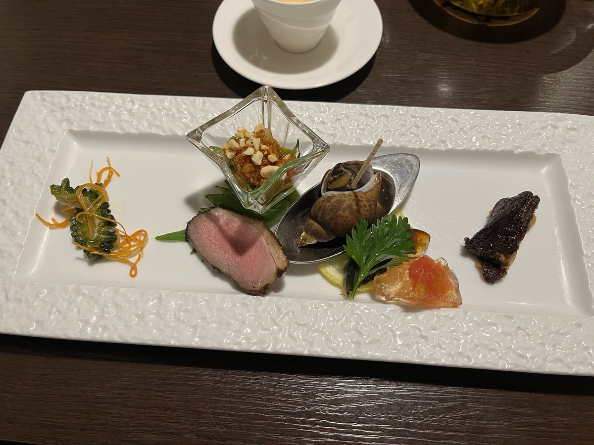 takarayanancy's tweet photo. おはようございます。

昨日、友人に中華のランチをご馳走してもらいました。

最近、徳を積むことにハマってて、悩みごとをたくさん聞きました。生きているといろいろあるねぇ。

徳、少しは積めたかな。

見返りをもらっているようじゃ、ダメか。

映えないけど、丸いやつが一番美味しかったです。 https://t.co/PTqHrPPZir