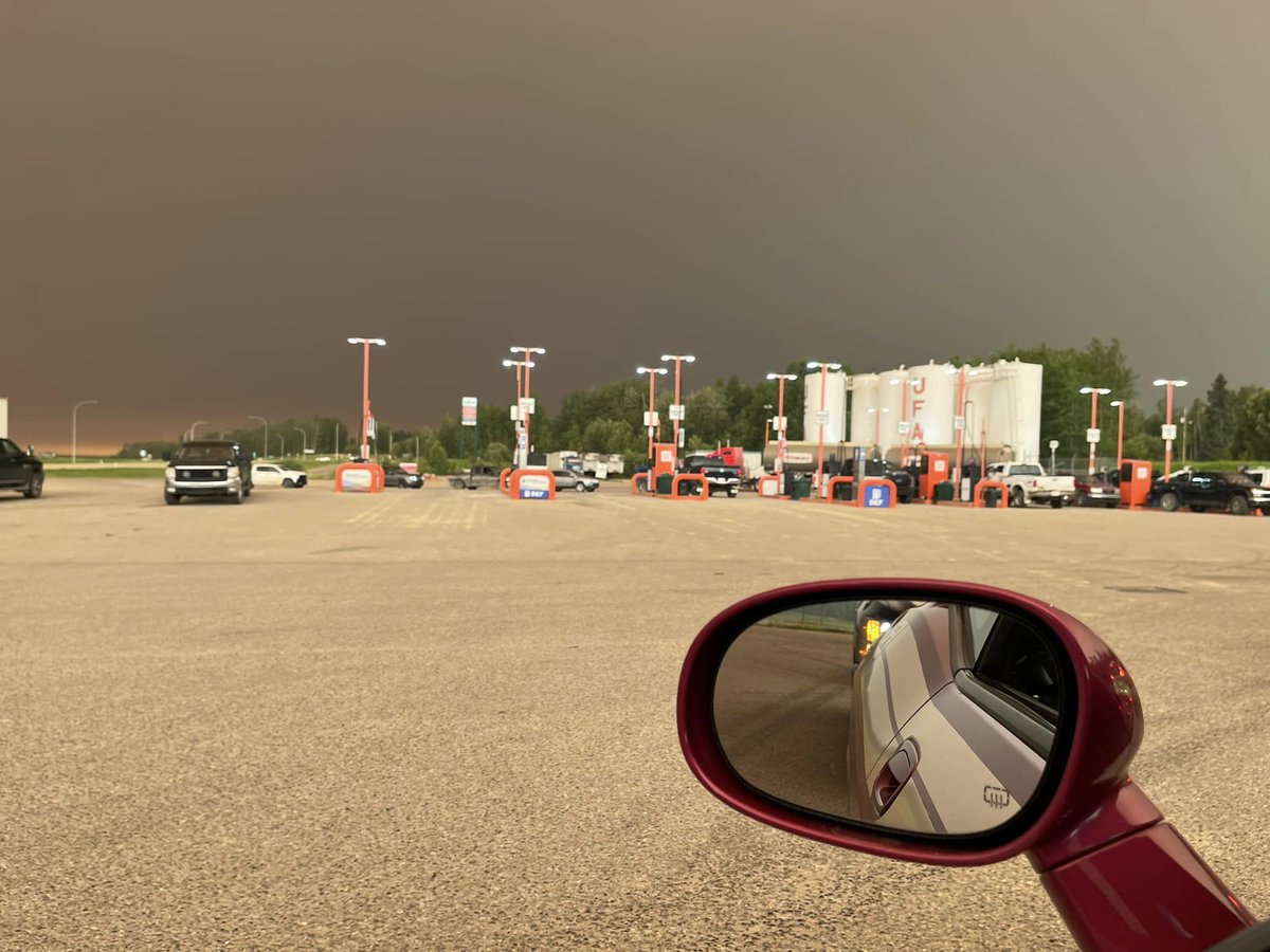 Second time in two months being evacuated this year from Edson AB.  I sure hope this is not a monthly occurrence.  Fingers crossed we will be able to return home on Wednesday. Fire is 1.5 km away from Edson.