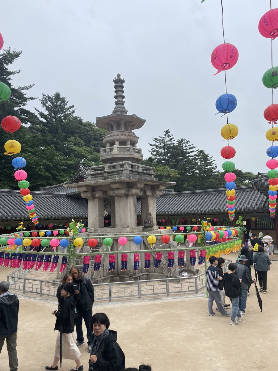 emmalou016's tweet photo. There was a lot we couldn’t take photos of, but what we did get to I would love to share with her. I really fell in love with Buddhism while there and the principles and practices it teaches, as well as the influence it’s had on the history and culture there. Anyways, some photos https://t.co/vDhCL0bHaz