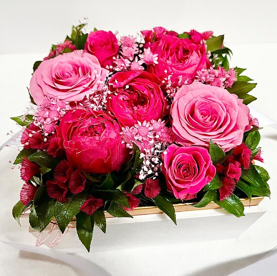 flora_fountain's tweet photo. 3-5 Year Roses/Gifts for Her/Friendship Gift/Anniversary https://t.co/DyTDI5T6dH #eternalrosebouquet #infinityrosebox #uniqueluxurygift @etsymktgtool https://t.co/EXlNwAmcZv
