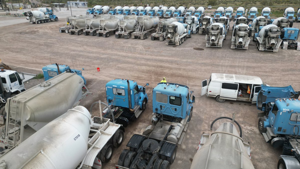 nlmaintenanceaz's tweet image. Revamp your fleet&apos;s appearance with NL Maintenance LLC&apos;s Heavy Duty Fleet Cleaning Solutions! Our powerful formulas are designed to tackle even the toughest dirt, leaving your vehicles shining new. Say goodbye to grime! #FleetCleaning #HeavyDutySolutions #CleanFleet